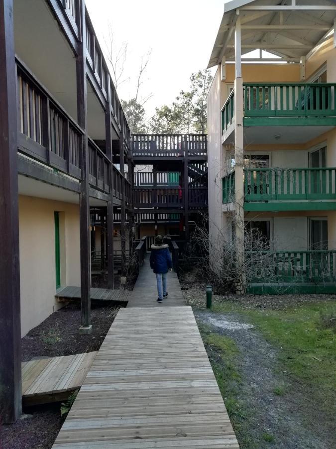 Les Grands Pins Apartment Carcans Exterior photo