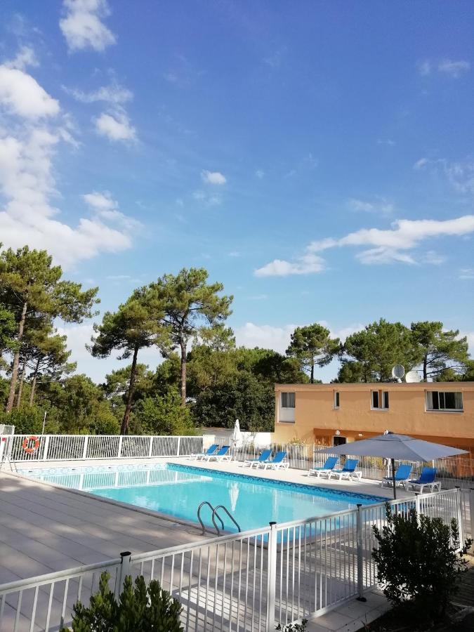Les Grands Pins Apartment Carcans Exterior photo
